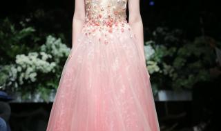 透明时装表演秀 透明时装表演秀